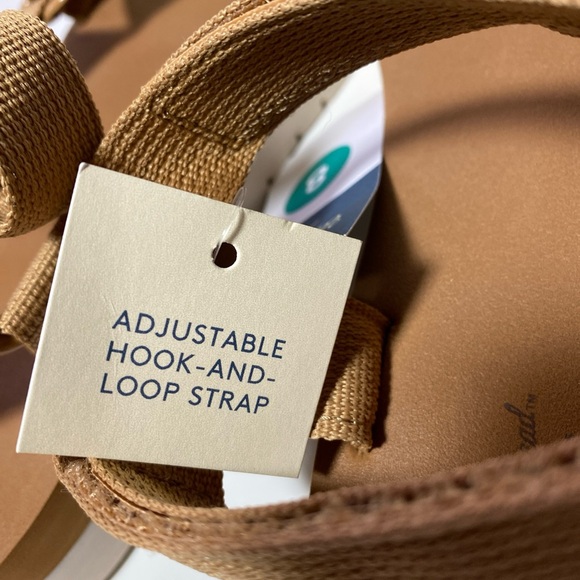 Universal Thread Holden Platform Sports Beige Adjustable Sandals - Picture 7 of 7